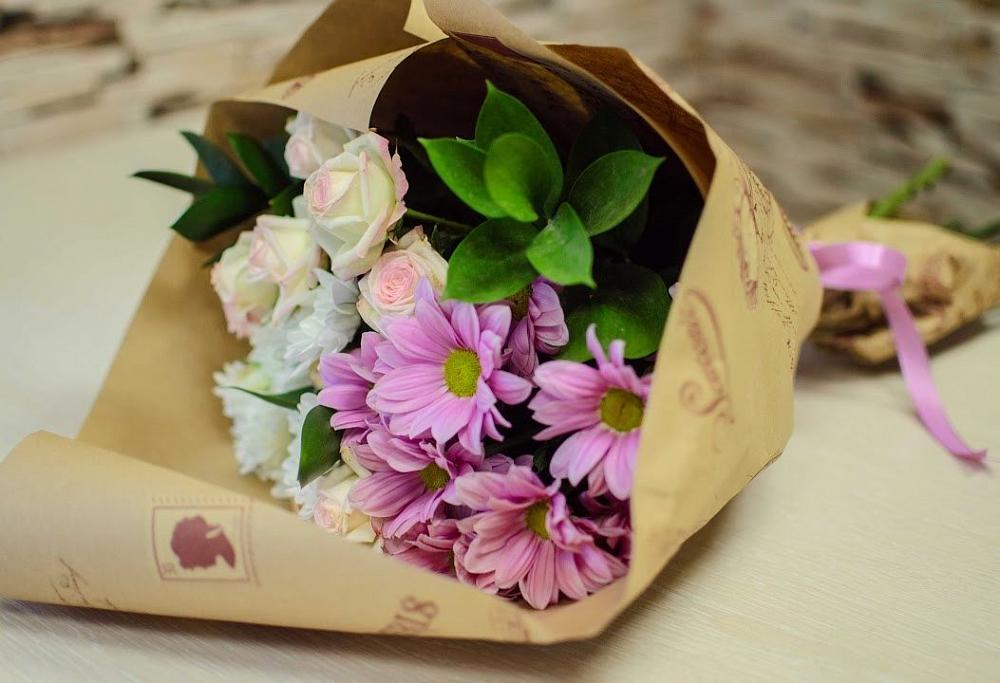 Букет цветов из: Розы и Хризантемы в Добром