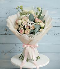 Букет цветов из:  Розы и Лизиантусы в Добром
