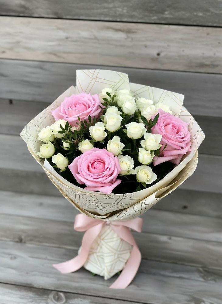 Букет цветов из: Розы в Добром