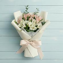 Букет цветов из:  Альстромерии в Добром