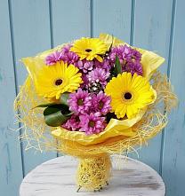 Букет цветов из:  Хризантемы и Герберы в Добром