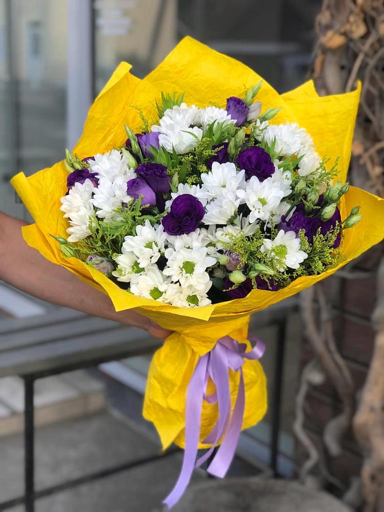 Букет цветов из: Ирисы, Хризантемы и Ромашки в Добром