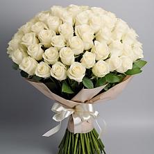 Букет 101 беля роза Белоснежка в Добром