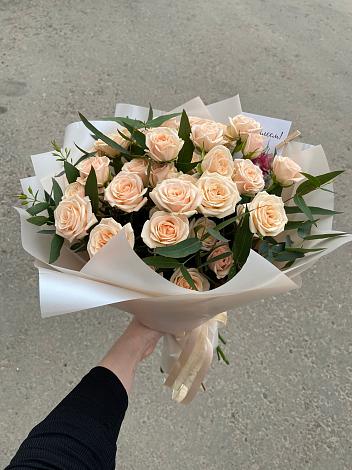 Букет Кремовые розы Латте в Добром